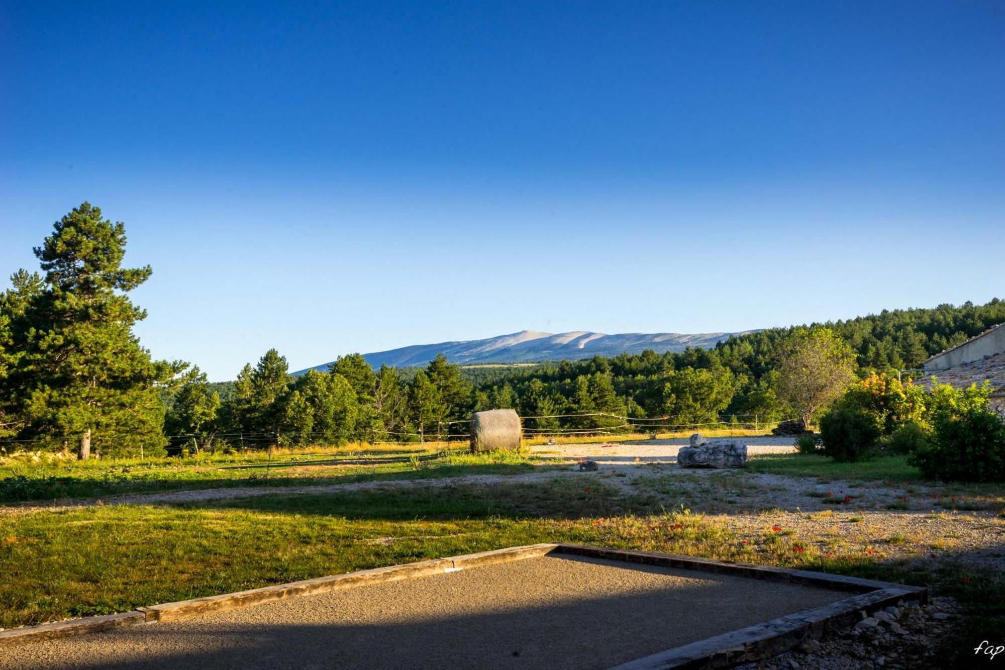 A Ventoux Yourte Monieux Esterno foto